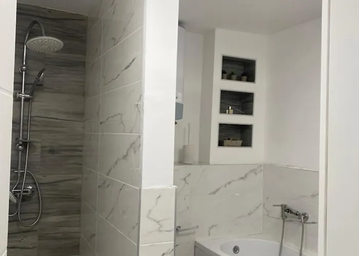 Elite Luxury 2 Bedroom In The Heart Of Historical Old Town